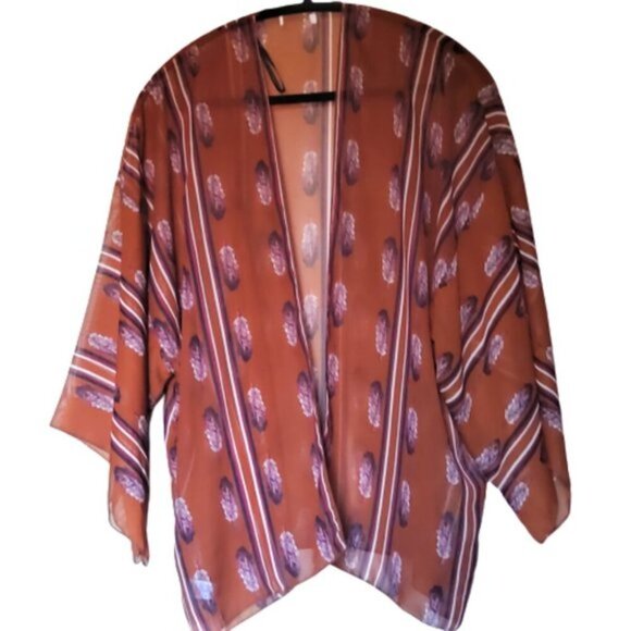 Light kimono cover up with burnt orange feathers print in a great colour - Picture 5 of 10